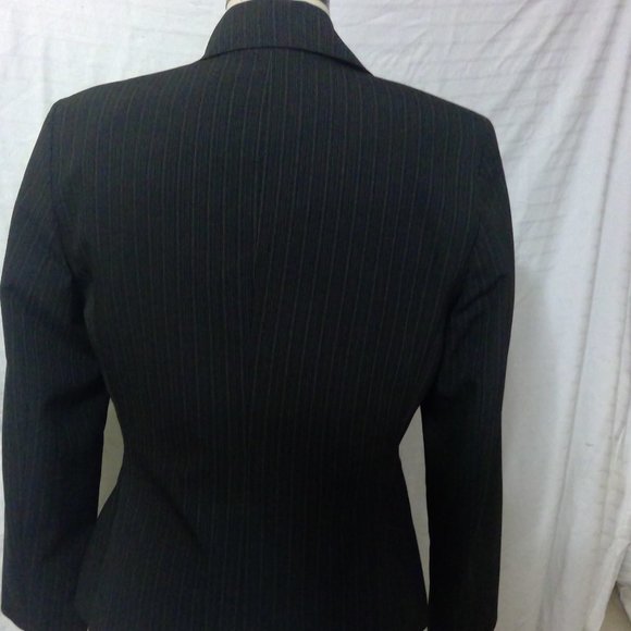 2 Piece Fully Lined Pant Suit Not Worn - Picture 4 of 8